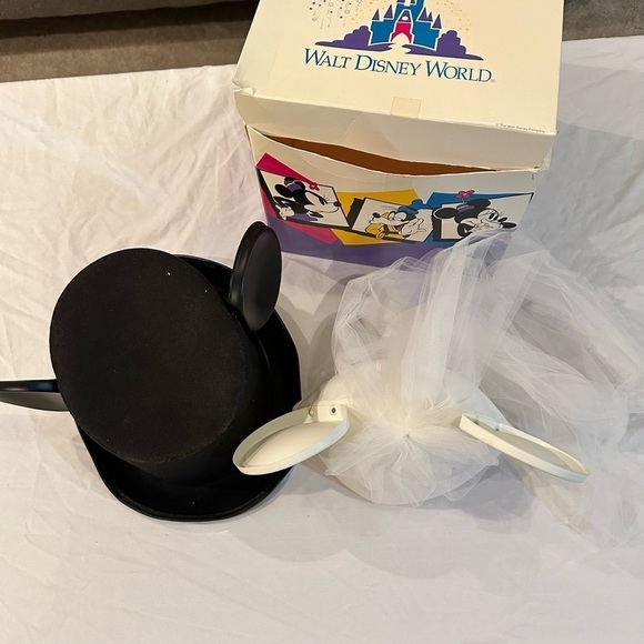 Vintage Walt Disney World Retired Bride And Groom Ears Top Hat &Box Mickey Mouse main image 13